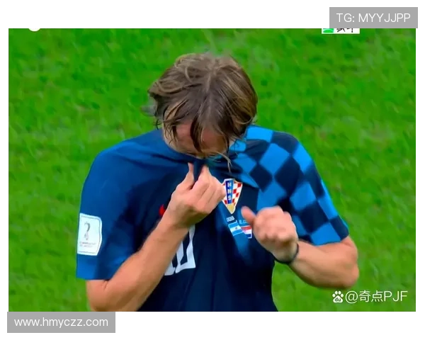 在绿茵场上绽放的狂野力量:一位女足球明星的暴力与荣耀之路 在绿茵场上绽放的狂野力量:一位女足球明星的暴力与荣耀之路