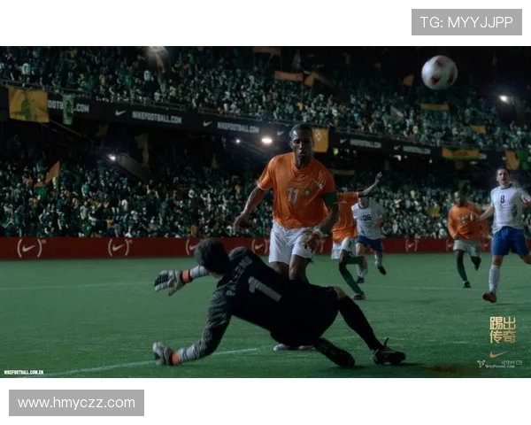 耐克广告中的铁笼足球明星展现激情与实力的完美结合